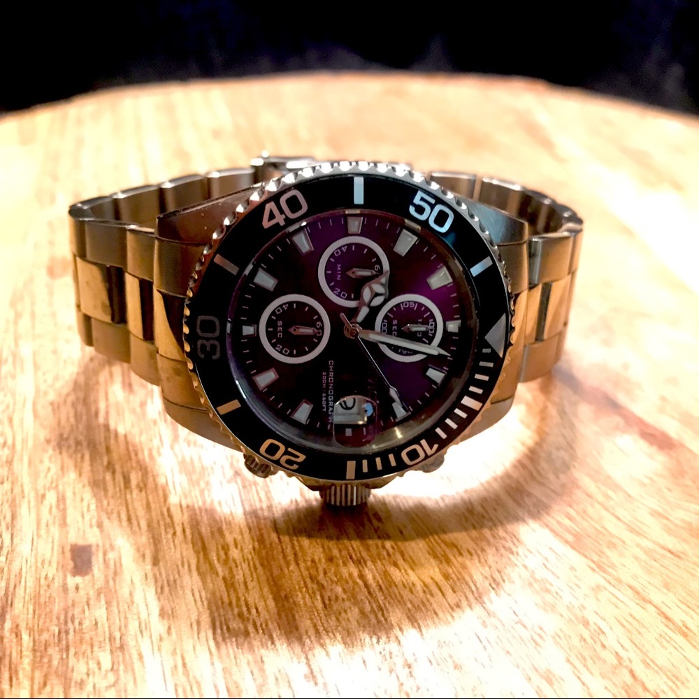 Invicta ‘Sub-Mariner’esque Model-Purple Watch Face
